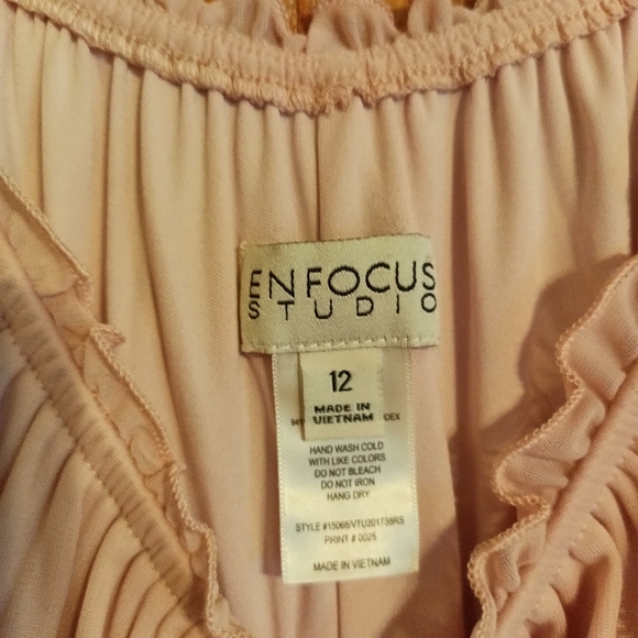 EnFocus Studio Dress - Picture 2 of 5